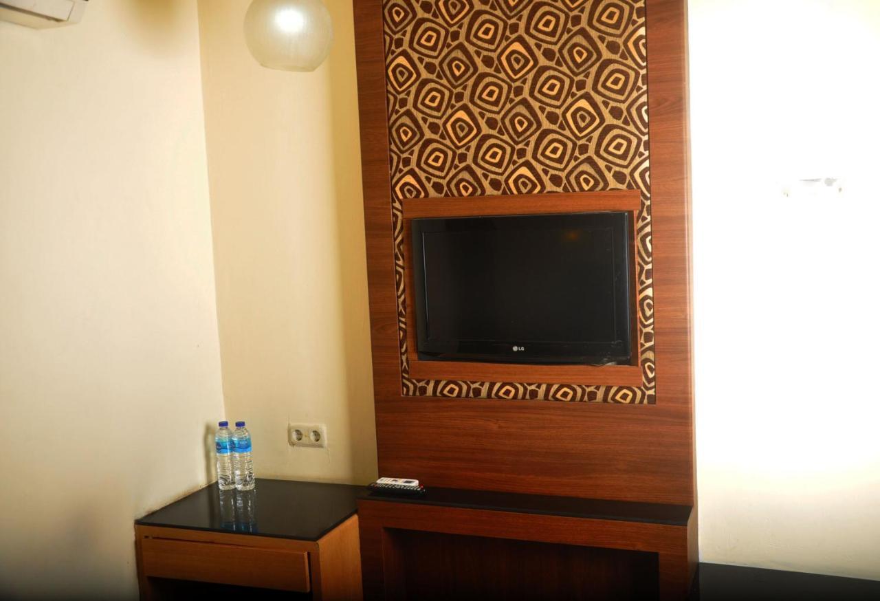 Ams Penthouse Hotel 2*